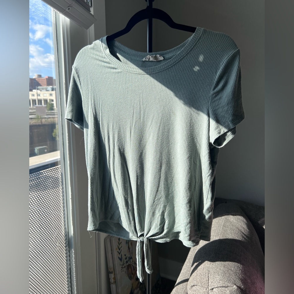 Tie top
